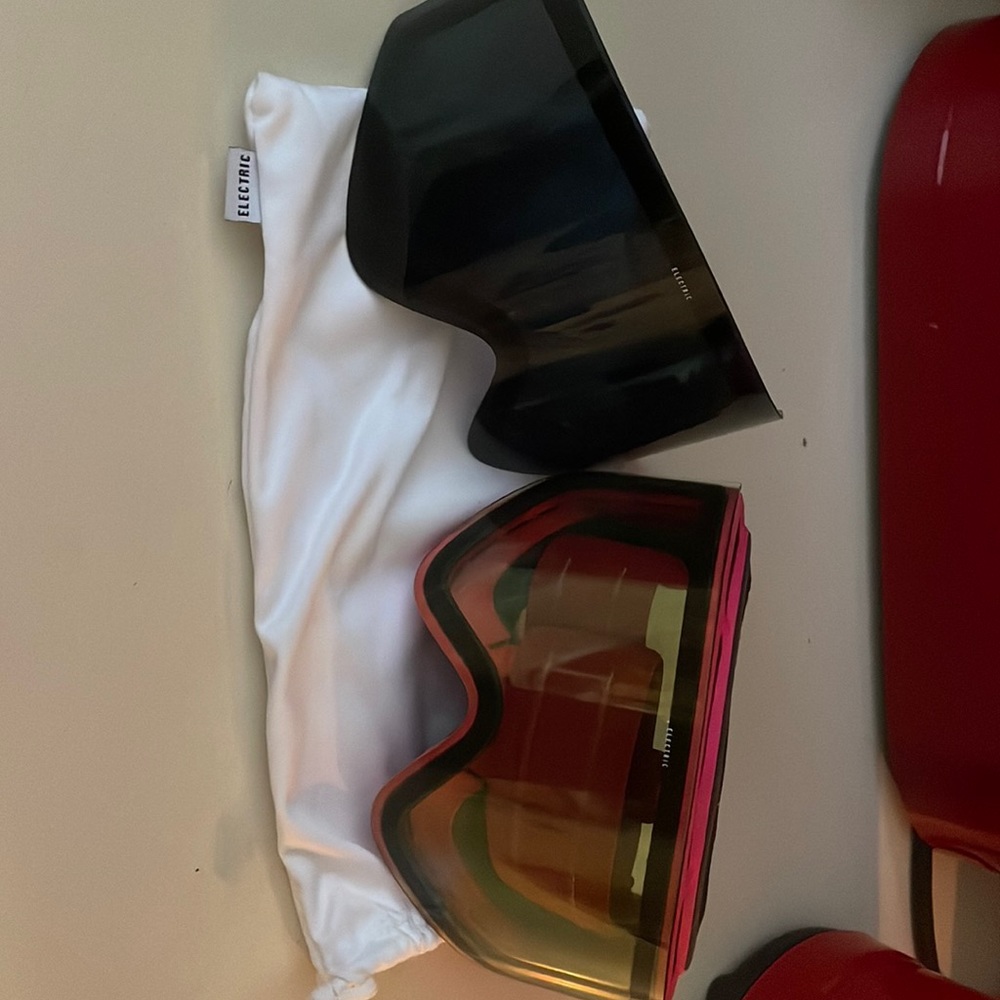 Electric snow goggles